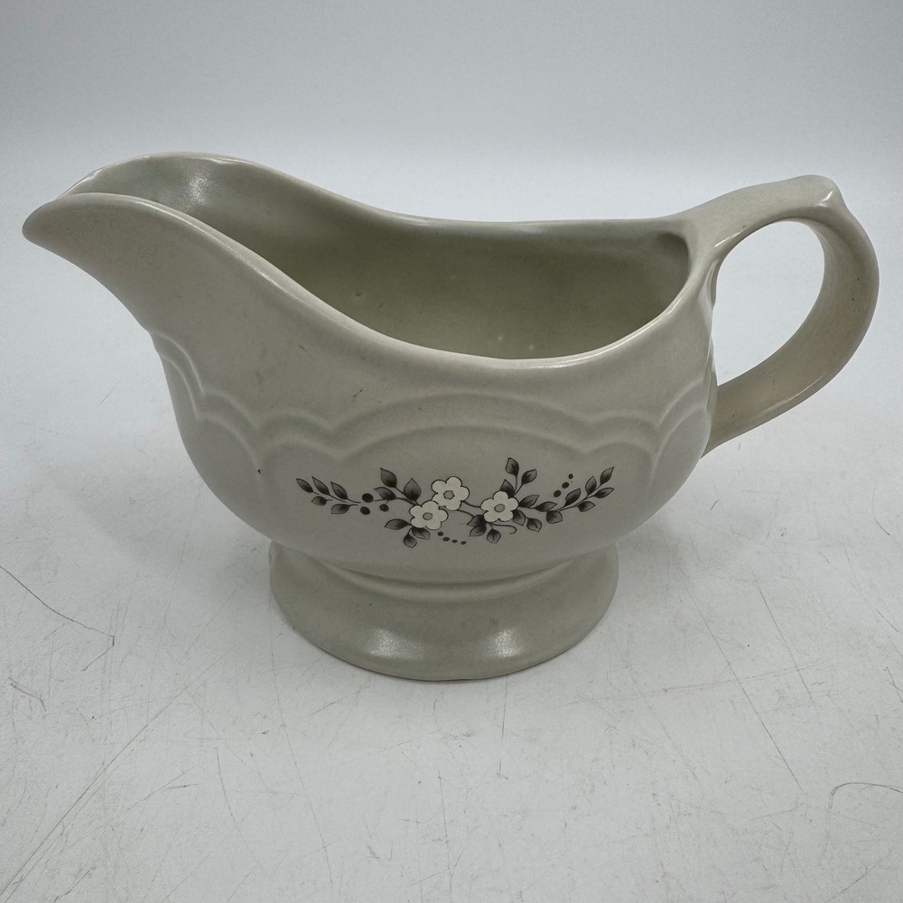 Pfaltzgraff Heirloom Gravy Server Cream Floral Footed 436 Retired Vintage‎